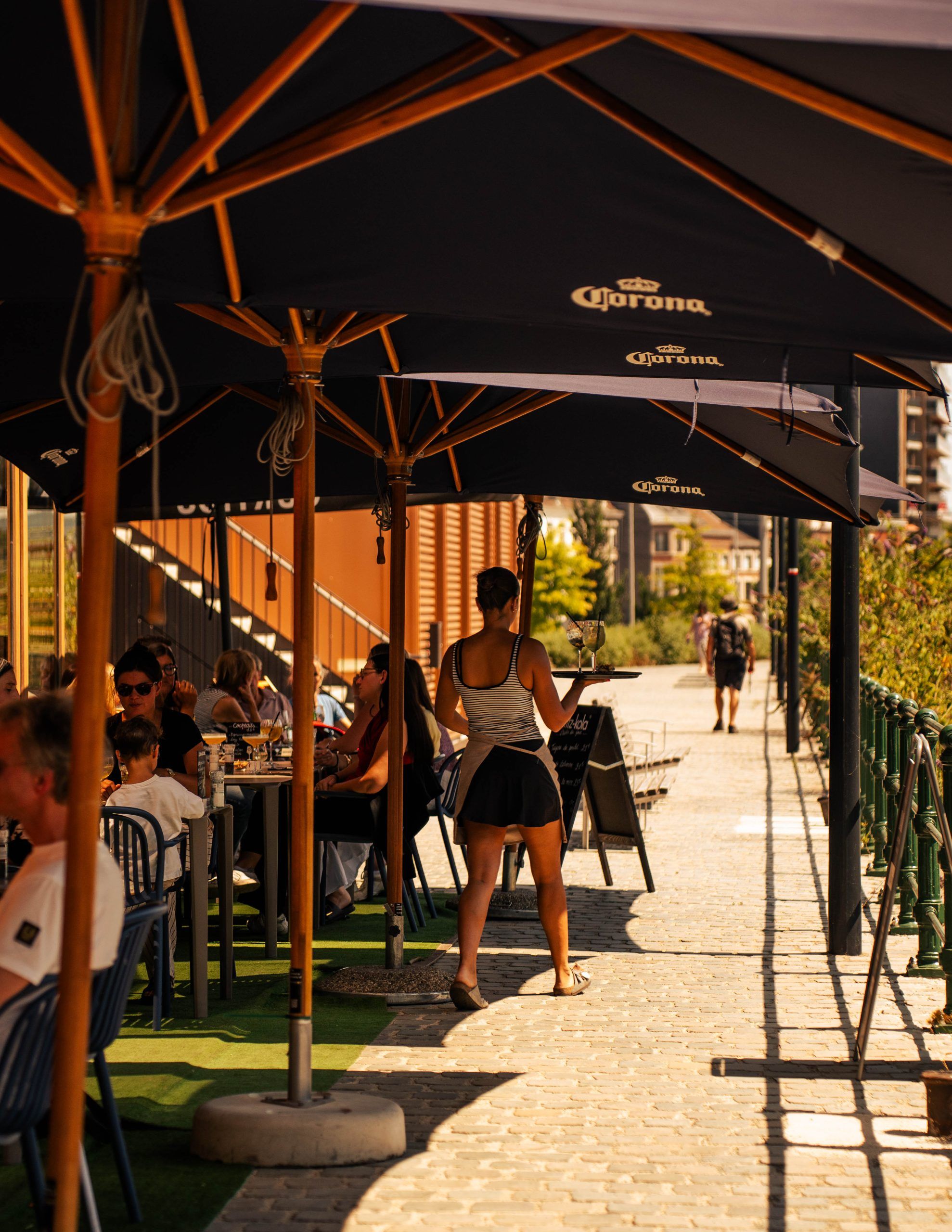 Brasserie au bord de l'eau au sein du projet immobilier d'écoquartier à Rives Ardentes